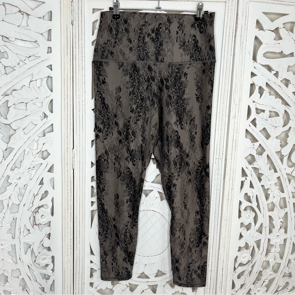 Evolution & Creation Snake Print 7/8 Leggings - image 1